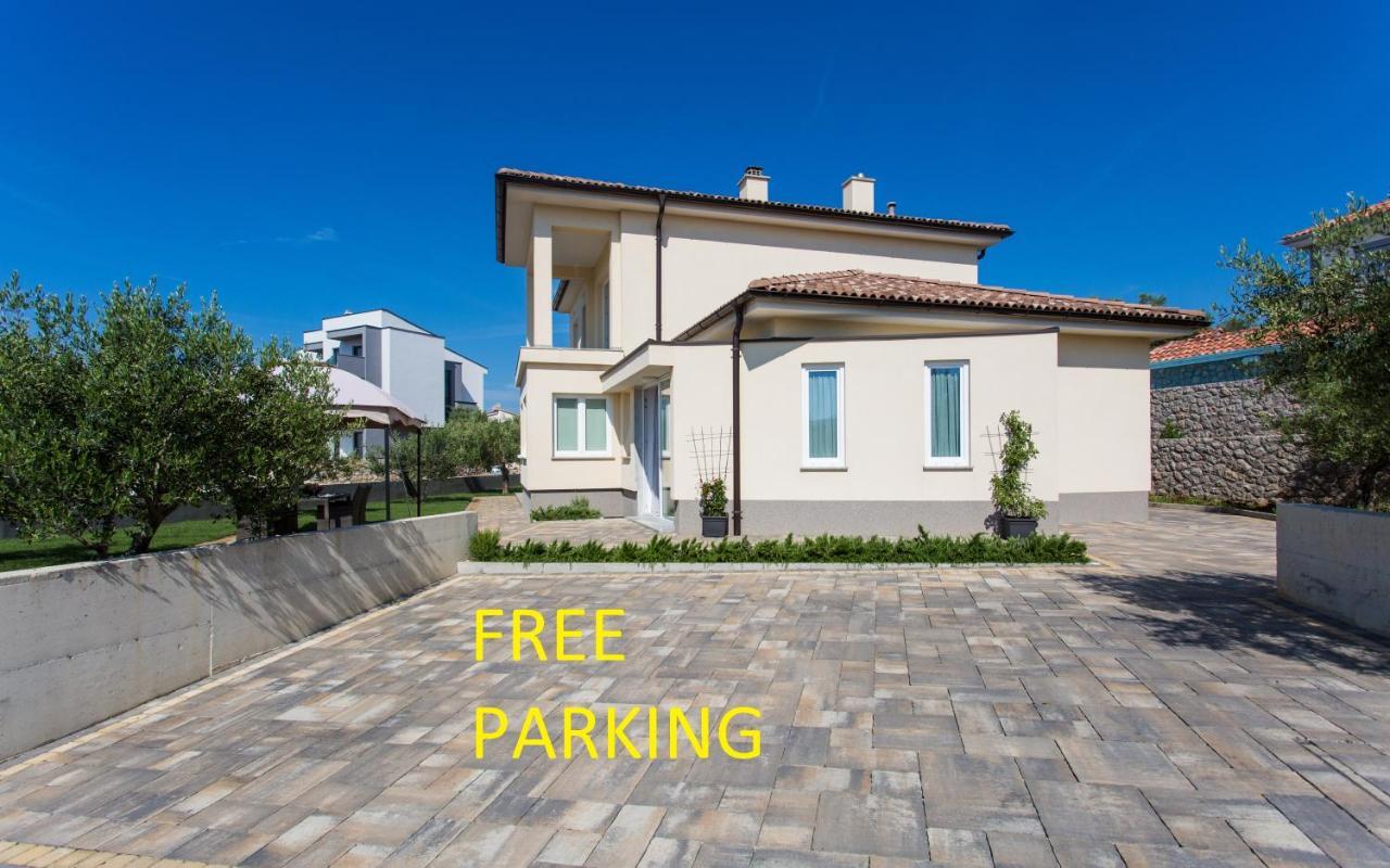 Studio Apartment Lucija Krk Town Exteriér fotografie